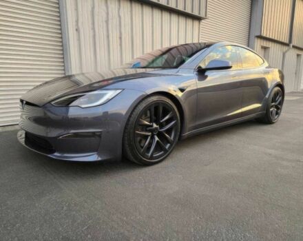 Серый Тесла Модель С, объемом двигателя 0 л и пробегом 24 тыс. км за 23000 $, фото 2 на Automoto.ua