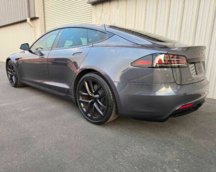 Серый Тесла Модель С, объемом двигателя 0 л и пробегом 24 тыс. км за 23000 $, фото 5 на Automoto.ua