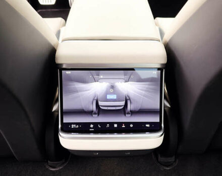 Сірий Тесла Модель С, об'ємом двигуна 0 л та пробігом 3 тис. км за 57000 $, фото 17 на Automoto.ua