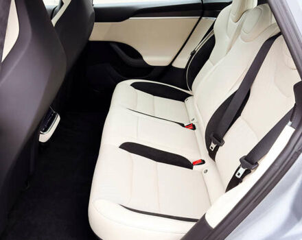 Сірий Тесла Модель С, об'ємом двигуна 0 л та пробігом 3 тис. км за 57000 $, фото 16 на Automoto.ua