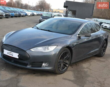 Серый Тесла Модель С, объемом двигателя 0 л и пробегом 150 тыс. км за 13550 $, фото 1 на Automoto.ua