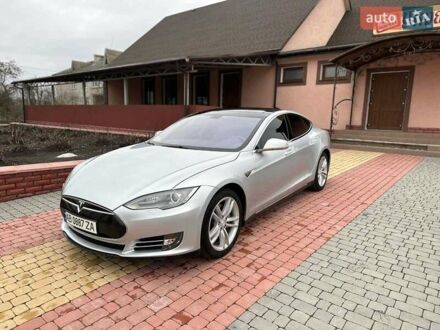 Тесла Модель С 2012 в Бершаде на Automoto.ua Серый Тесла Модель С, объемом двигателя 0 л и пробегом 133 тыс. км за 18800 $, фото 1 на Automoto.ua