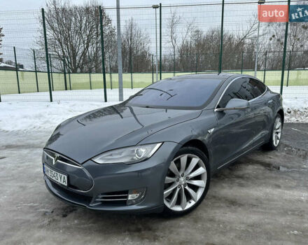 Серый Тесла Модель С, объемом двигателя 0 л и пробегом 175 тыс. км за 14000 $, фото 1 на Automoto.ua