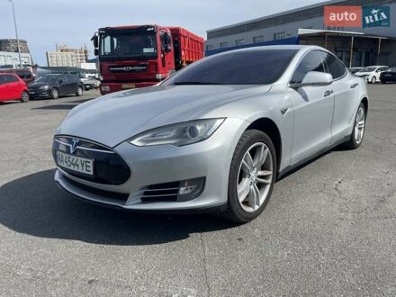 Тесла Модель С 2013 в Киеве на Automoto.ua Серый Тесла Модель С, объемом двигателя 0 л и пробегом 170 тыс. км за 10900 $, фото 1 на Automoto.ua