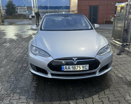 Серый Тесла Модель С, объемом двигателя 0 л и пробегом 298 тыс. км за 15100 $, фото 1 на Automoto.ua