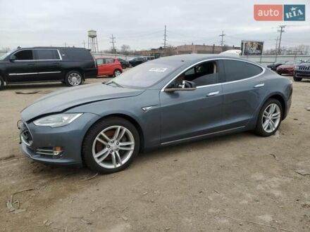 Тесла Модель С 2013 в Луцке на Automoto.ua Серый Тесла Модель С, объемом двигателя 0 л и пробегом 149 тыс. км за 2900 $, фото 1 на Automoto.ua