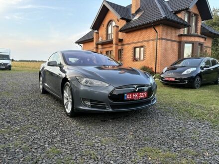 Тесла Модель С 2013 в Луцке на Automoto.ua Серый Тесла Модель С, объемом двигателя 0 л и пробегом 207 тыс. км за 11700 $, фото 1 на Automoto.ua