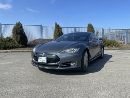 Серый Тесла Модель С, объемом двигателя 0 л и пробегом 300 тыс. км за 12400 $, фото 1 на Automoto.ua