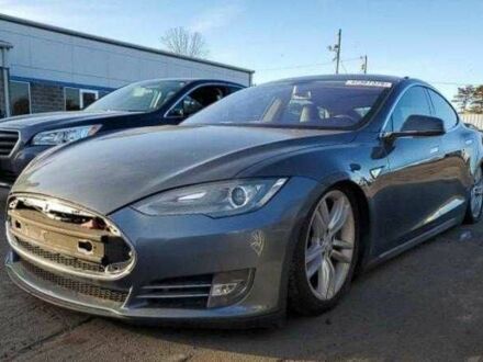 Тесла Модель С 2013 в Киеве на Automoto.ua Серый Тесла Модель С, объемом двигателя 0 л и пробегом 101 тыс. км за 6700 $, фото 1 на Automoto.ua