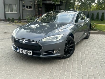 Тесла Модель С 2013 в Кропивницком (Кировограде) на Automoto.ua Серый Тесла Модель С, объемом двигателя 0 л и пробегом 200 тыс. км за 13700 $, фото 1 на Automoto.ua