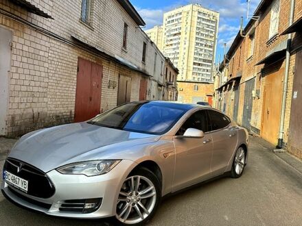 Тесла Модель С 2013 в Киеве на Automoto.ua Серый Тесла Модель С, объемом двигателя 0 л и пробегом 199 тыс. км за 11850 $, фото 1 на Automoto.ua