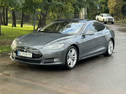 Серый Тесла Модель С, объемом двигателя 0 л и пробегом 242 тыс. км за 10999 $, фото 1 на Automoto.ua