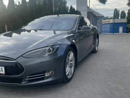 Серый Тесла Модель С, объемом двигателя 0 л и пробегом 125 тыс. км за 14500 $, фото 1 на Automoto.ua