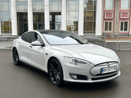 Серый Тесла Модель С, объемом двигателя 0 л и пробегом 329 тыс. км за 13400 $, фото 1 на Automoto.ua