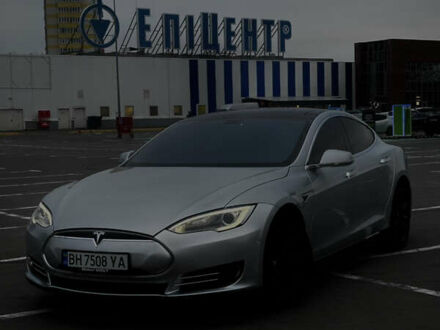 Тесла Модель С 2013 в Одессе на Automoto.ua Серый Тесла Модель С, объемом двигателя 0 л и пробегом 84 тыс. км за 12999 $, фото 1 на Automoto.ua