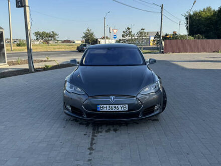 Тесла Модель С 2013 в Одессе на Automoto.ua Серый Тесла Модель С, объемом двигателя 0 л и пробегом 150 тыс. км за 11500 $, фото 1 на Automoto.ua