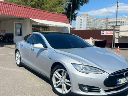Тесла Модель С 2013 в Киеве на Automoto.ua Серый Тесла Модель С, объемом двигателя 0 л и пробегом 240 тыс. км за 12500 $, фото 1 на Automoto.ua