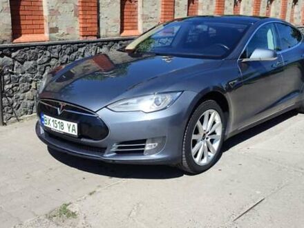 Тесла Модель С 2013 в Красилове на Automoto.ua Серый Тесла Модель С, объемом двигателя 0 л и пробегом 242 тыс. км за 15499 $, фото 1 на Automoto.ua