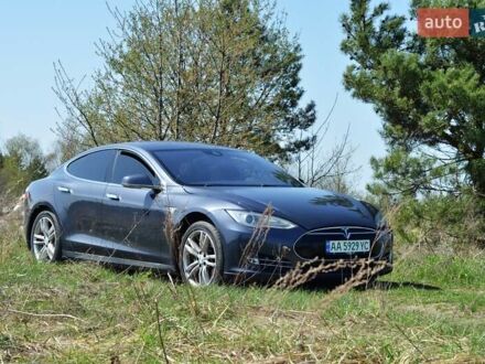 Тесла Модель С 2014 в Киеве на Automoto.ua Серый Тесла Модель С, объемом двигателя 0 л и пробегом 158 тыс. км за 13200 $, фото 1 на Automoto.ua