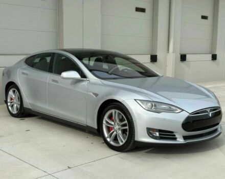 Тесла Модель С 2014 в Кривом Роге на Automoto.ua Серый Тесла Модель С, объемом двигателя 0 л и пробегом 87 тыс. км за 4600 $, фото 1 на Automoto.ua