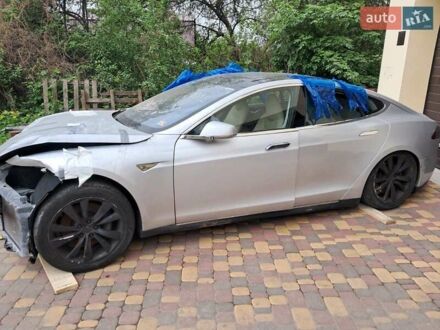 Тесла Модель С 2014 в Харькове на Automoto.ua Серый Тесла Модель С, объемом двигателя 0 л и пробегом 136 тыс. км за 5000 $, фото 1 на Automoto.ua