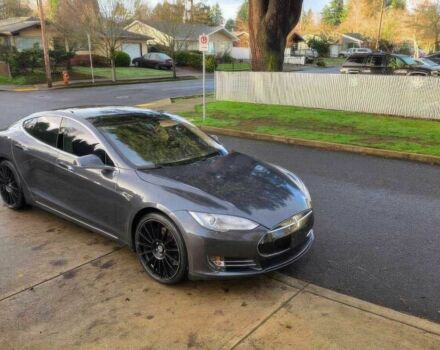 Сірий Тесла Модель С, об'ємом двигуна 0 л та пробігом 84 тис. км за 3700 $, фото 1 на Automoto.ua