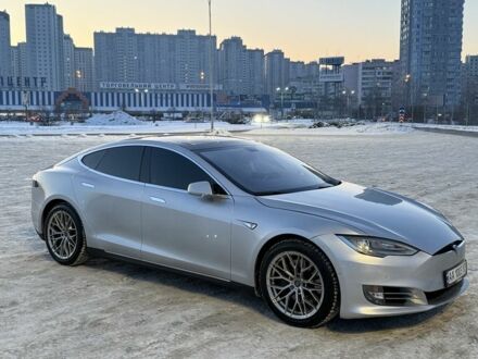 Серый Тесла Модель С, объемом двигателя 0 л и пробегом 140 тыс. км за 16000 $, фото 1 на Automoto.ua