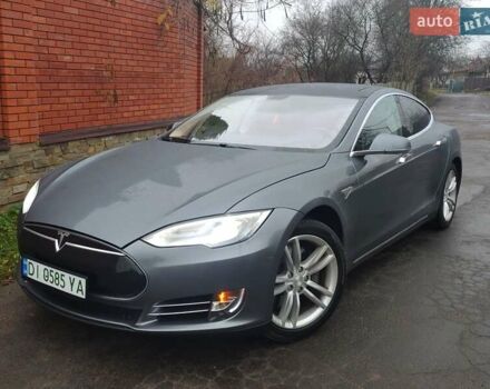 Серый Тесла Модель С, объемом двигателя 0 л и пробегом 180 тыс. км за 10999 $, фото 1 на Automoto.ua
