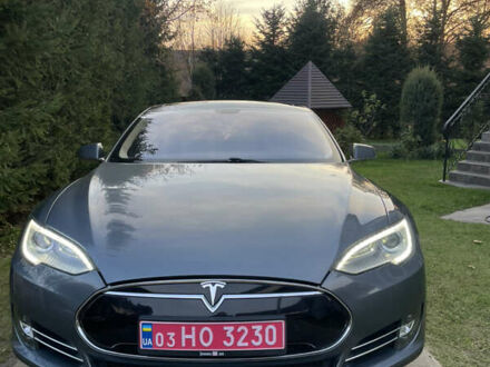 Серый Тесла Модель С, объемом двигателя 0 л и пробегом 172 тыс. км за 13500 $, фото 1 на Automoto.ua