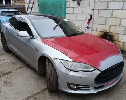 Серый Тесла Модель С, объемом двигателя 0 л и пробегом 177 тыс. км за 12000 $, фото 1 на Automoto.ua