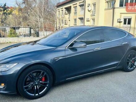 Серый Тесла Модель С, объемом двигателя 0 л и пробегом 137 тыс. км за 17500 $, фото 1 на Automoto.ua