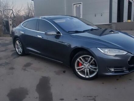 Серый Тесла Модель С, объемом двигателя 0 л и пробегом 107 тыс. км за 15700 $, фото 1 на Automoto.ua