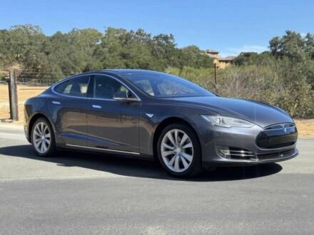 Тесла Модель С 2014 в Умани на Automoto.ua Серый Тесла Модель С, объемом двигателя 0 л и пробегом 129 тыс. км за 5000 $, фото 1 на Automoto.ua