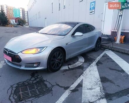 Серый Тесла Модель С, объемом двигателя 0 л и пробегом 302 тыс. км за 10999 $, фото 1 на Automoto.ua