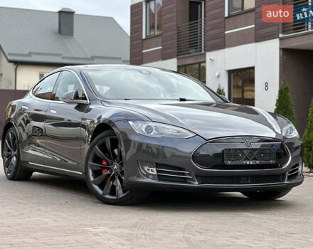 Серый Тесла Модель С, объемом двигателя 0 л и пробегом 93 тыс. км за 15300 $, фото 1 на Automoto.ua