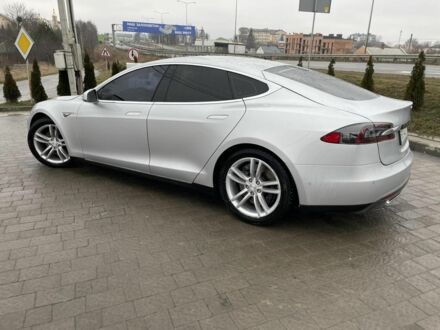 Серый Тесла Модель С, объемом двигателя 0 л и пробегом 210 тыс. км за 14500 $, фото 1 на Automoto.ua