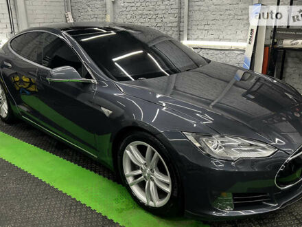 Серый Тесла Модель С, объемом двигателя 0 л и пробегом 246 тыс. км за 22800 $, фото 1 на Automoto.ua