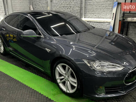 Тесла Модель С 2015 в Харькове на Automoto.ua Серый Тесла Модель С, объемом двигателя 0 л и пробегом 246 тыс. км за 18500 $, фото 1 на Automoto.ua