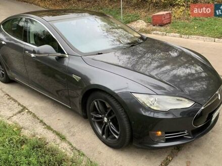 Тесла Модель С 2015 в Киеве на Automoto.ua Серый Тесла Модель С, объемом двигателя 0 л и пробегом 110 тыс. км за 14699 $, фото 1 на Automoto.ua