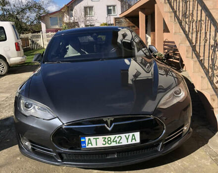 Серый Тесла Модель С, объемом двигателя 0 л и пробегом 113 тыс. км за 15200 $, фото 1 на Automoto.ua