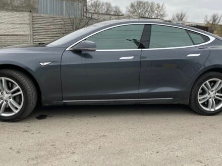 Серый Тесла Модель С, объемом двигателя 0 л и пробегом 170 тыс. км за 18000 $, фото 1 на Automoto.ua