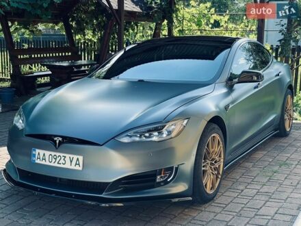 Серый Тесла Модель С, объемом двигателя 0 л и пробегом 154 тыс. км за 16500 $, фото 1 на Automoto.ua