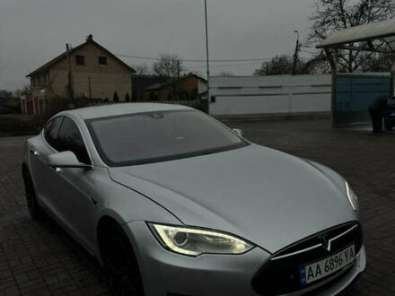 Серый Тесла Модель С, объемом двигателя 0 л и пробегом 116 тыс. км за 12000 $, фото 1 на Automoto.ua