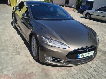 Тесла Модель С 2015 в Сумах на Automoto.ua Серый Тесла Модель С, объемом двигателя 0 л и пробегом 221 тыс. км за 15500 $, фото 1 на Automoto.ua