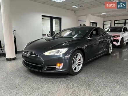 Тесла Модель С 2015 у Полтаві на Automoto.ua Сірий Тесла Модель С, об'ємом двигуна 0 л та пробігом 144 тис. км за 18199 $, фото 1 на Automoto.ua