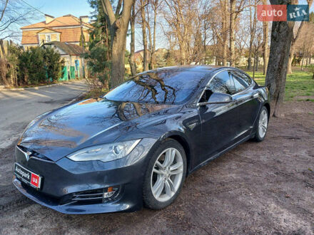 Тесла Модель С 2015 в Киеве на Automoto.ua Серый Тесла Модель С, объемом двигателя 0 л и пробегом 130 тыс. км за 15490 $, фото 1 на Automoto.ua