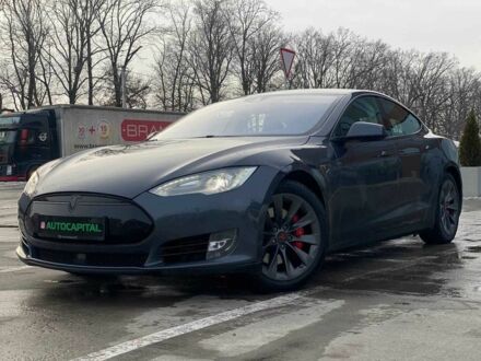 Серый Тесла Модель С, объемом двигателя 0 л и пробегом 236 тыс. км за 13990 $, фото 1 на Automoto.ua