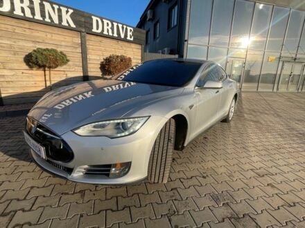 Серый Тесла Модель С, объемом двигателя 0 л и пробегом 170 тыс. км за 13999 $, фото 1 на Automoto.ua