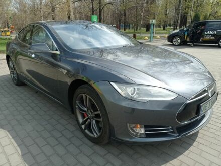 Тесла Модель С 2015 в Каменское - Днепродзержинск на Automoto.ua Серый Тесла Модель С, объемом двигателя 0 л и пробегом 136 тыс. км за 15000 $, фото 1 на Automoto.ua