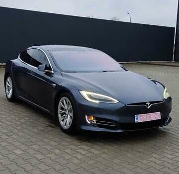 Серый Тесла Модель С, объемом двигателя 0 л и пробегом 226 тыс. км за 14800 $, фото 1 на Automoto.ua